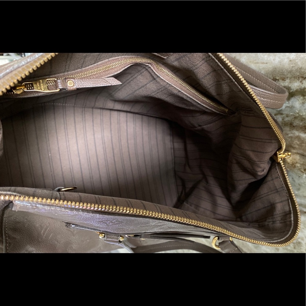 LOUIS VUITTON Empreinte Lumineuse PM Bag - Picture 12 of 14